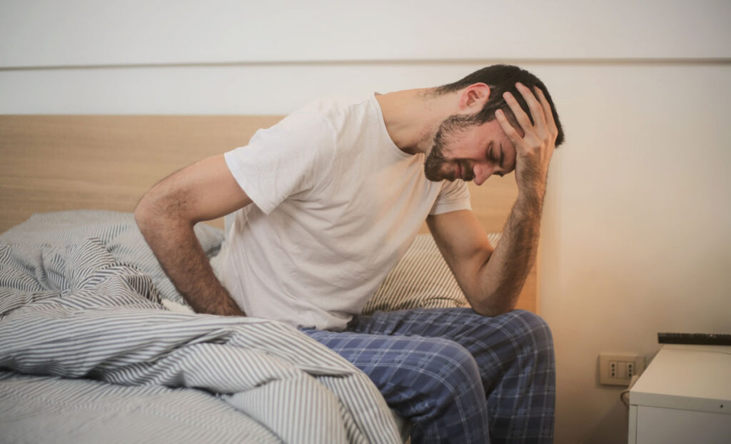  El dolor agudo o crónico es una causa frecuente de insomnio